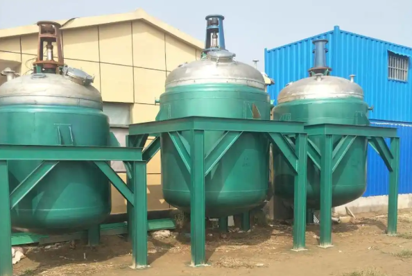 从聚合反应安全看工业冷水机的±0.5℃控温精度实现